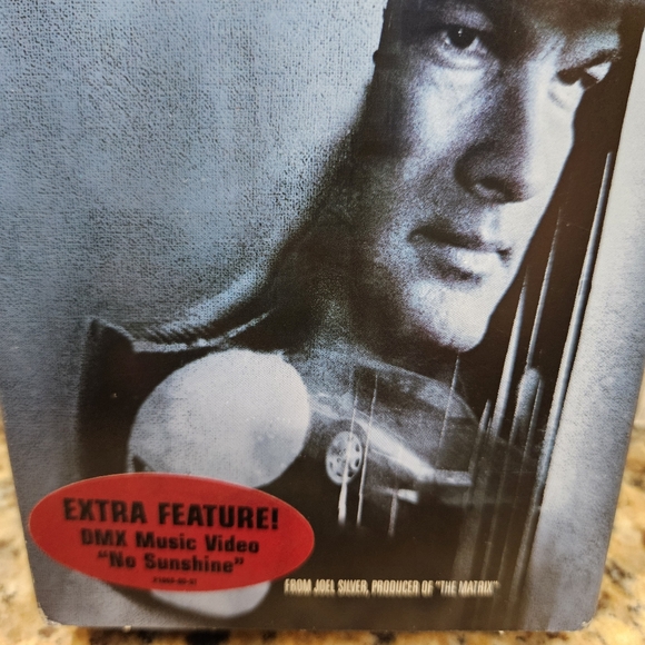 Exit Wounds VHS Steven Seagal DMX Color 101 Minutes Rated R - Picture 7 of 8